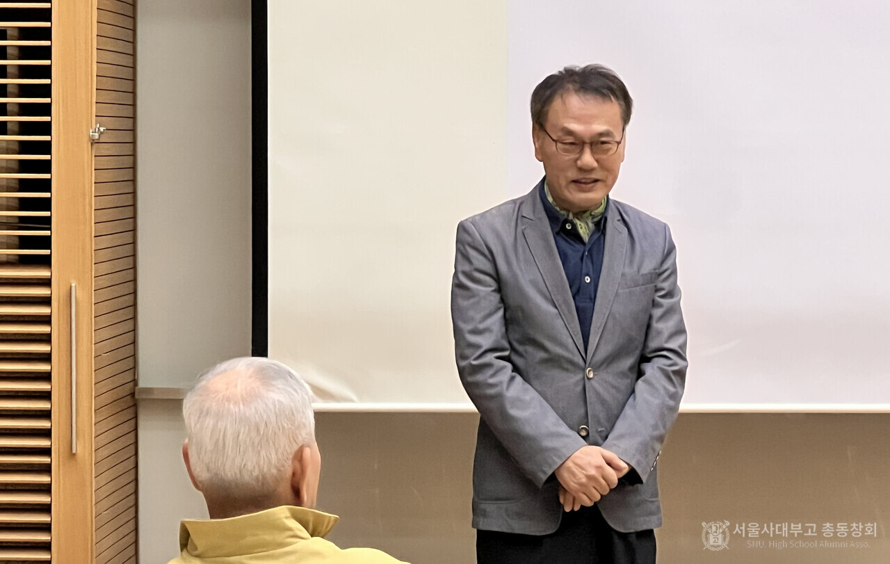 제27대 총동문산악회 회장으로 김기운(31회) 부회장이 선임됐다.