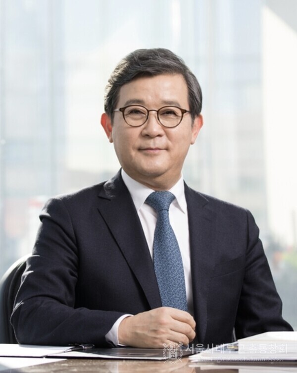 김기명(27회) 동문이 지난 29일 개교 80주년 기념사업 기금으로 5백만원을 기탁했다.