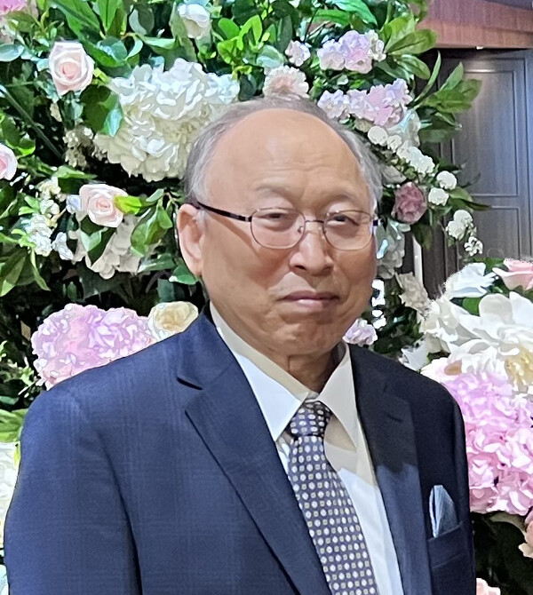 미국 뉴저지에 거주하는 조상근 동문이 80주년 기념사업 기금으로 미화 10만 달러를 기탁했다.