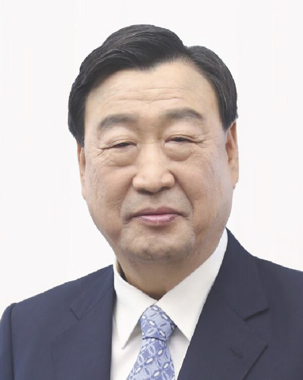 이희범 동문이 80주년 기념사업 기금으로 5백만원을 기탁했다.